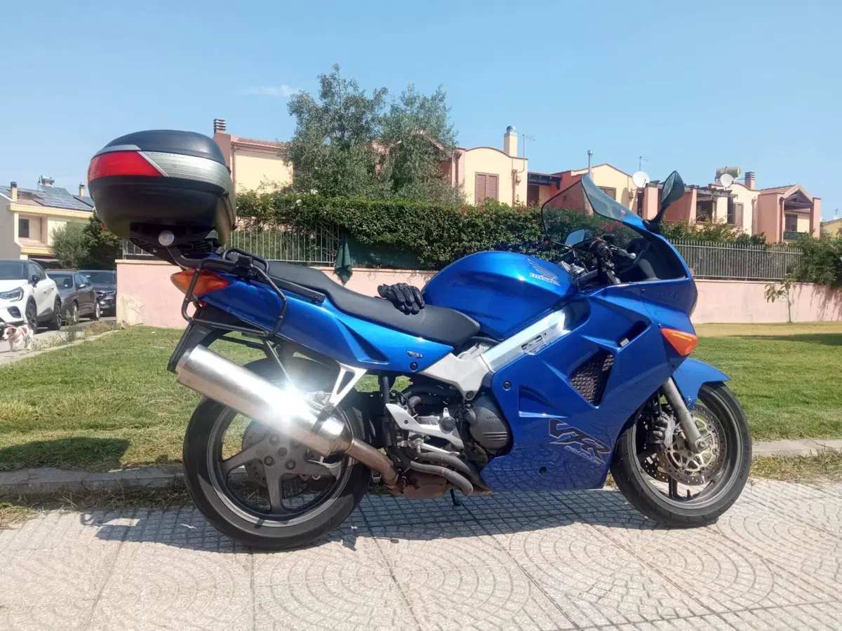 Honda VFR 800 (1998 - 01)