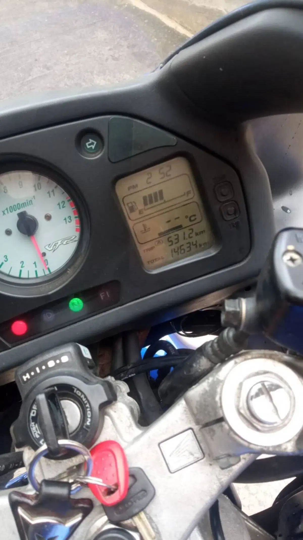 Honda VFR 800 (1998 - 01) (11)