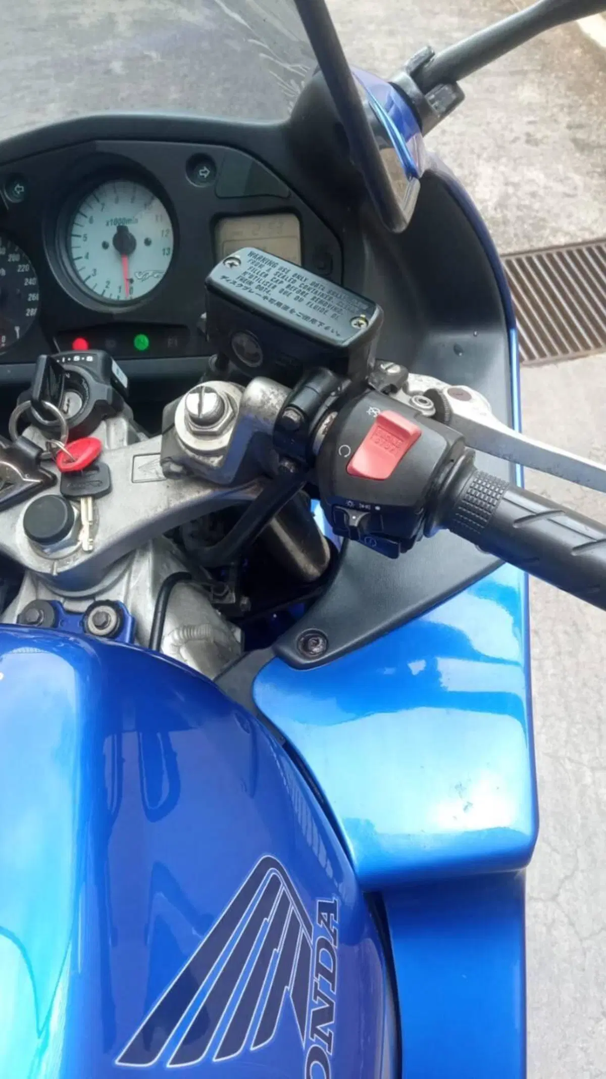 Honda VFR 800 (1998 - 01) (12)