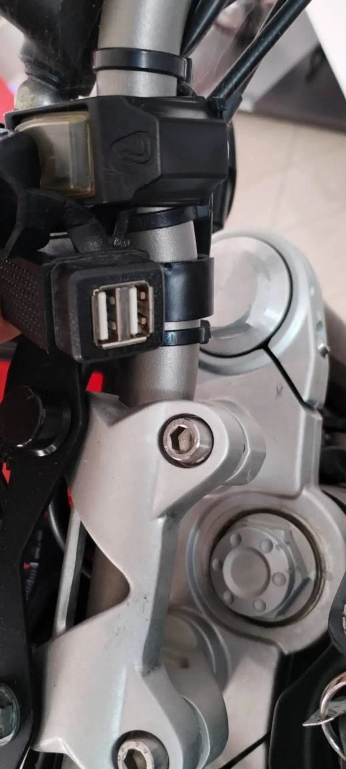 Aprilia Shiver 750 ABS (2010 - 17) (9)
