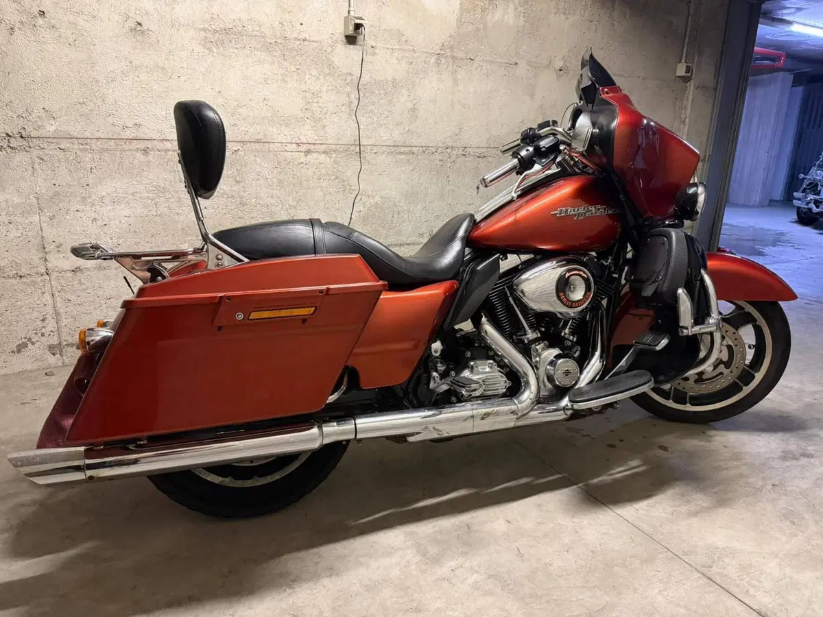 Harley-Davidson 1690 Street Glide (2011 - 13) - FLHX (16)