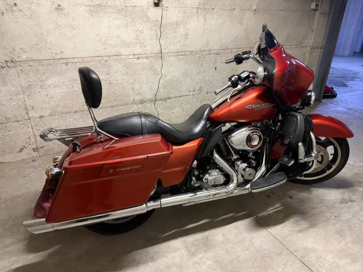 Harley-Davidson 1690 Street Glide (2011 - 13) - FLHX (17)