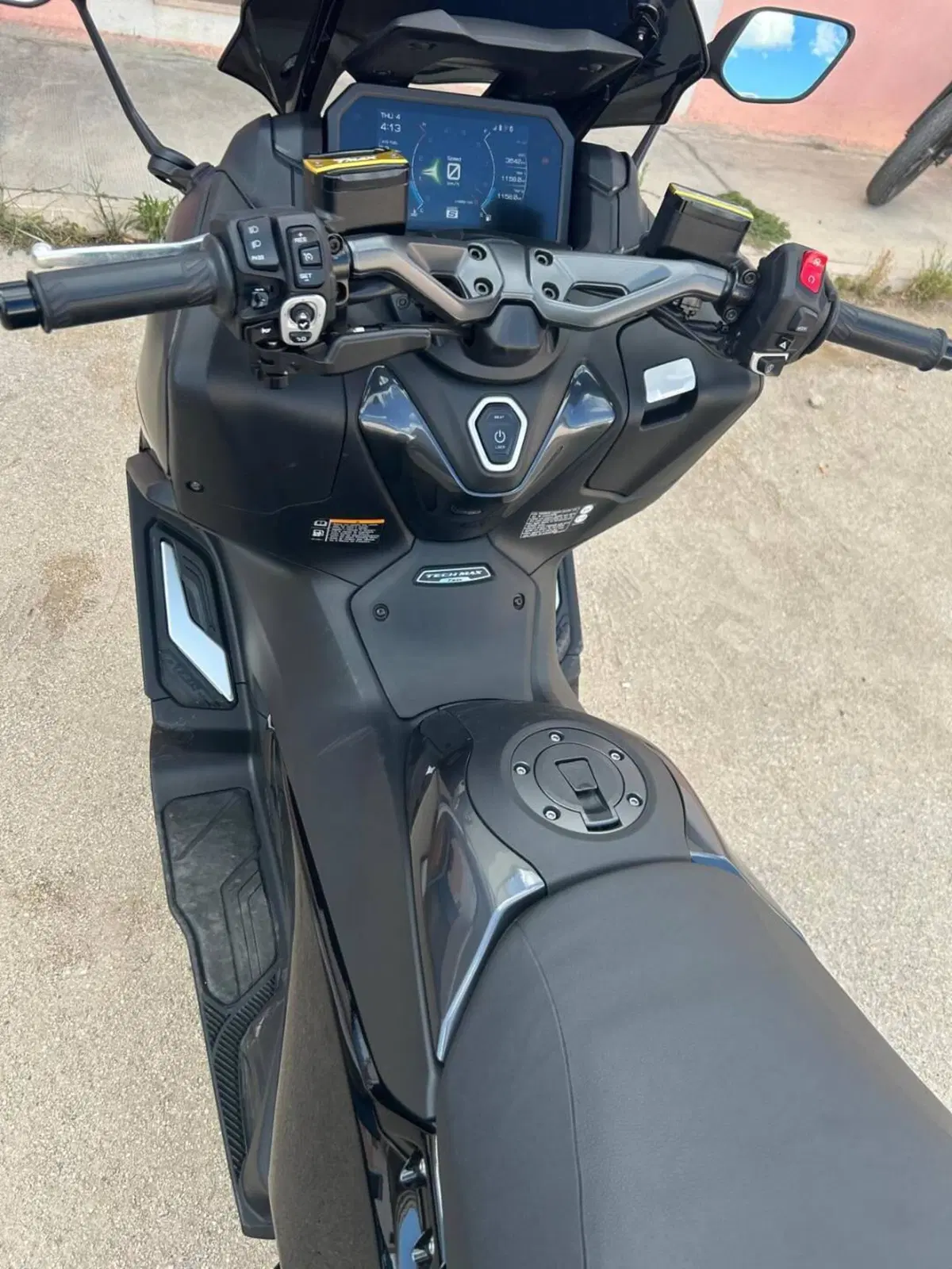 Yamaha T-Max 560 Tech Max (2022 - 24) (4)