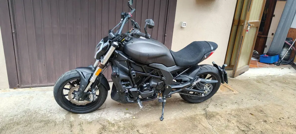 Benelli 502 C (2021 - 25) (2)