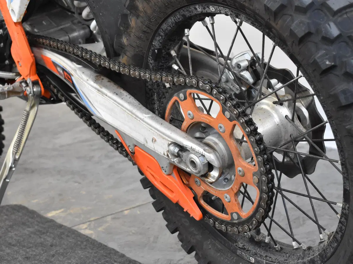 KTM 450 EXC-F Six Days (2024) (17)