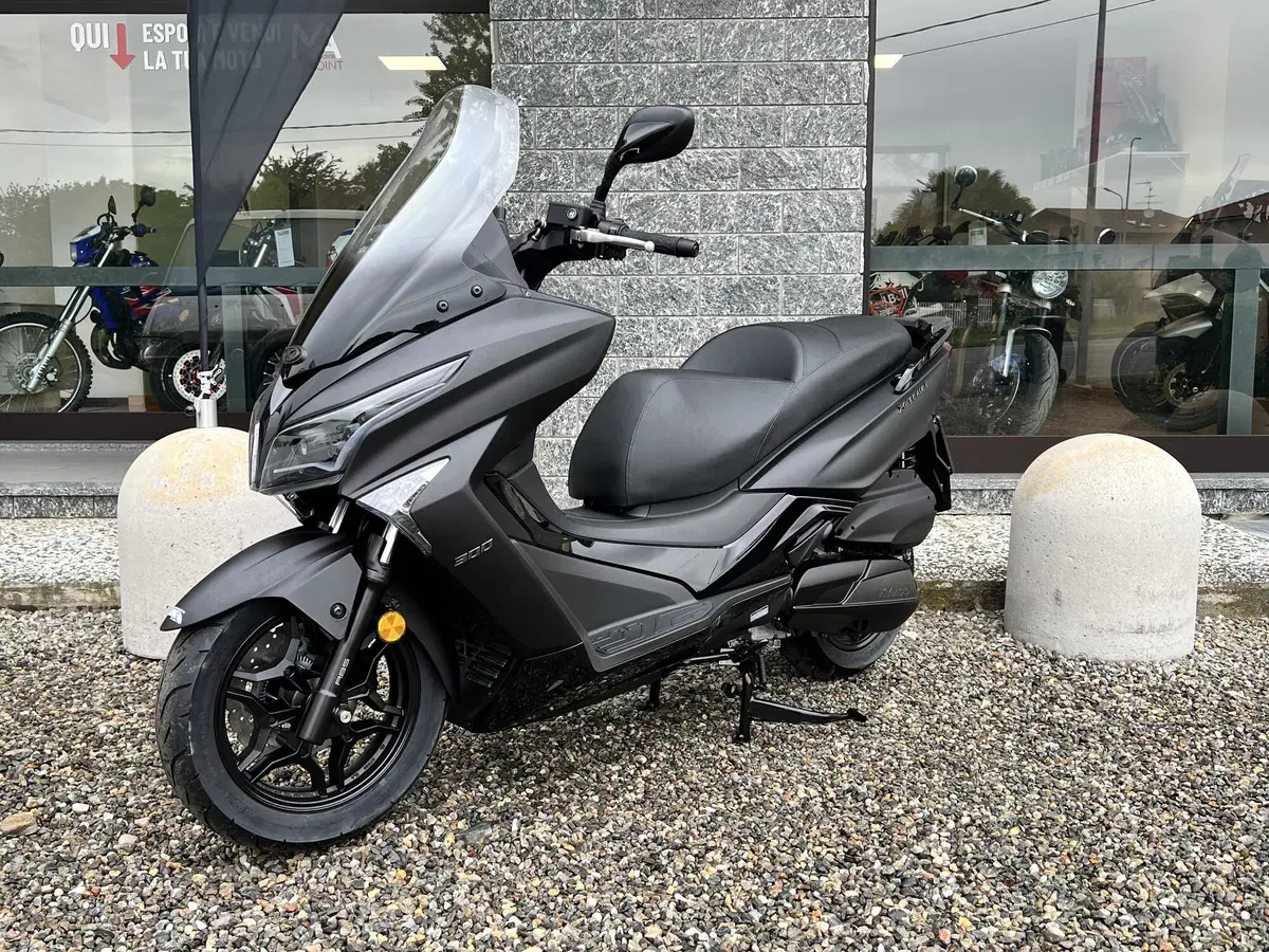 Kymco X-Town 300i (2025 - 26) (3)