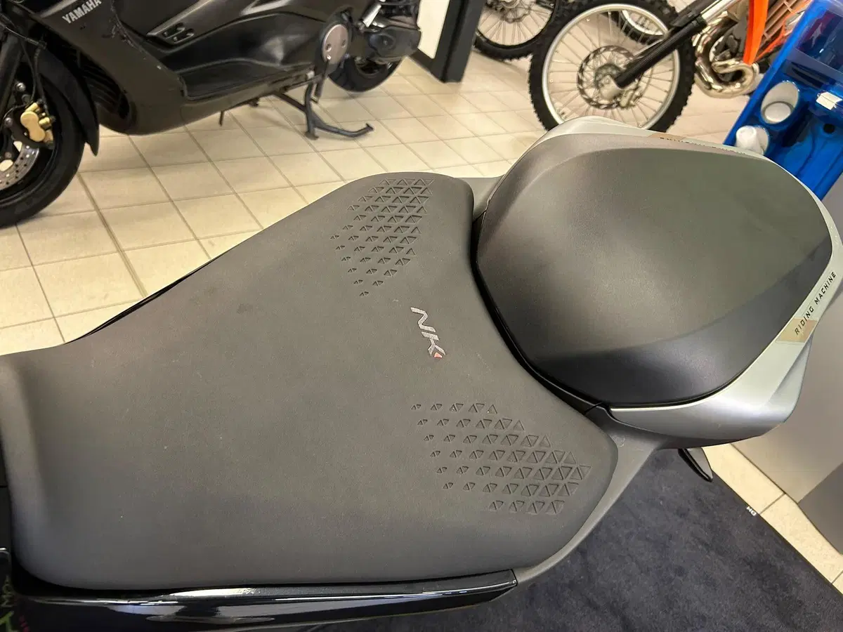 CFMOTO 800NK Sport (2023 - 26) (5)