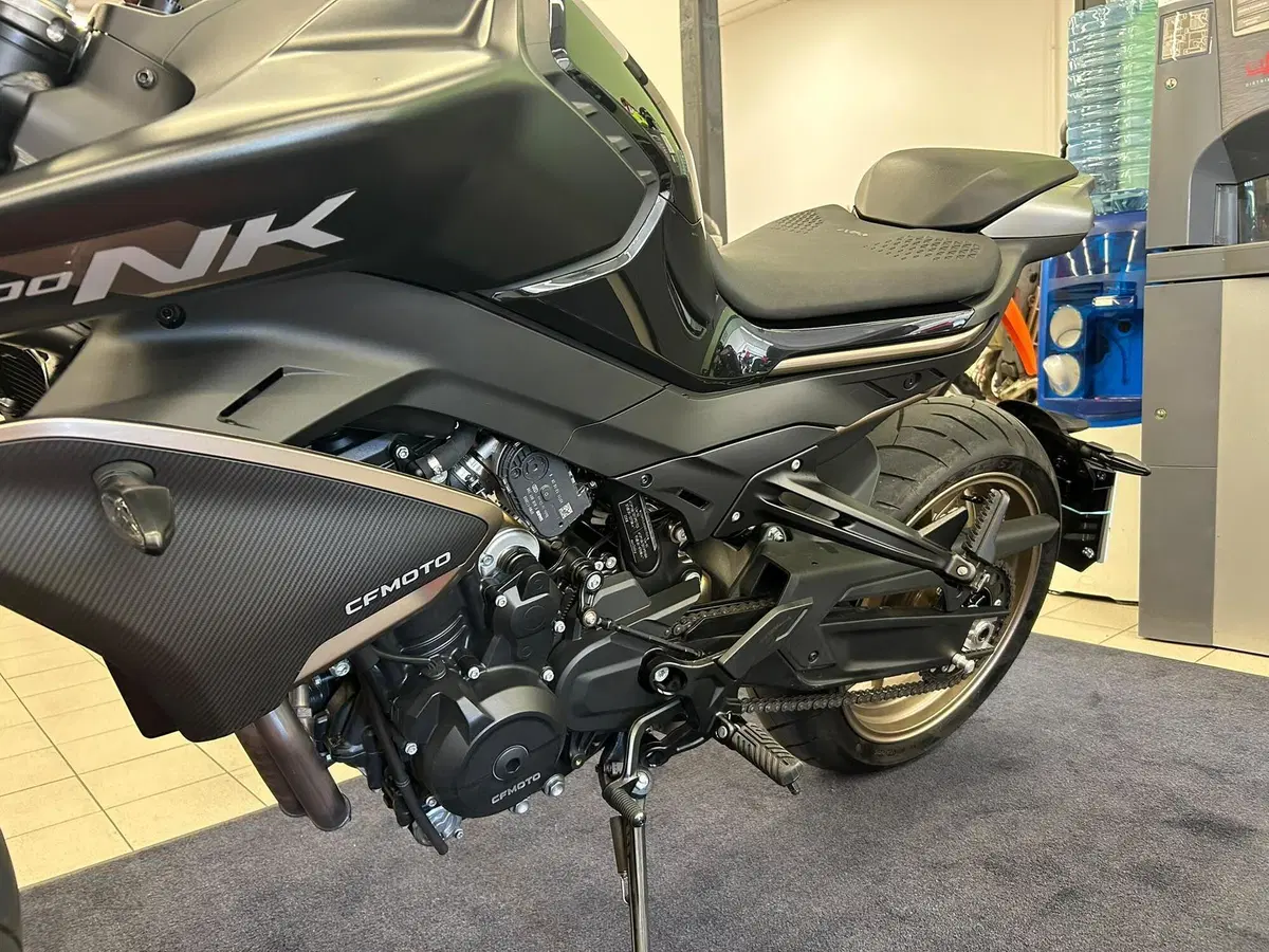 CFMOTO 800NK Sport (2023 - 26) (7)