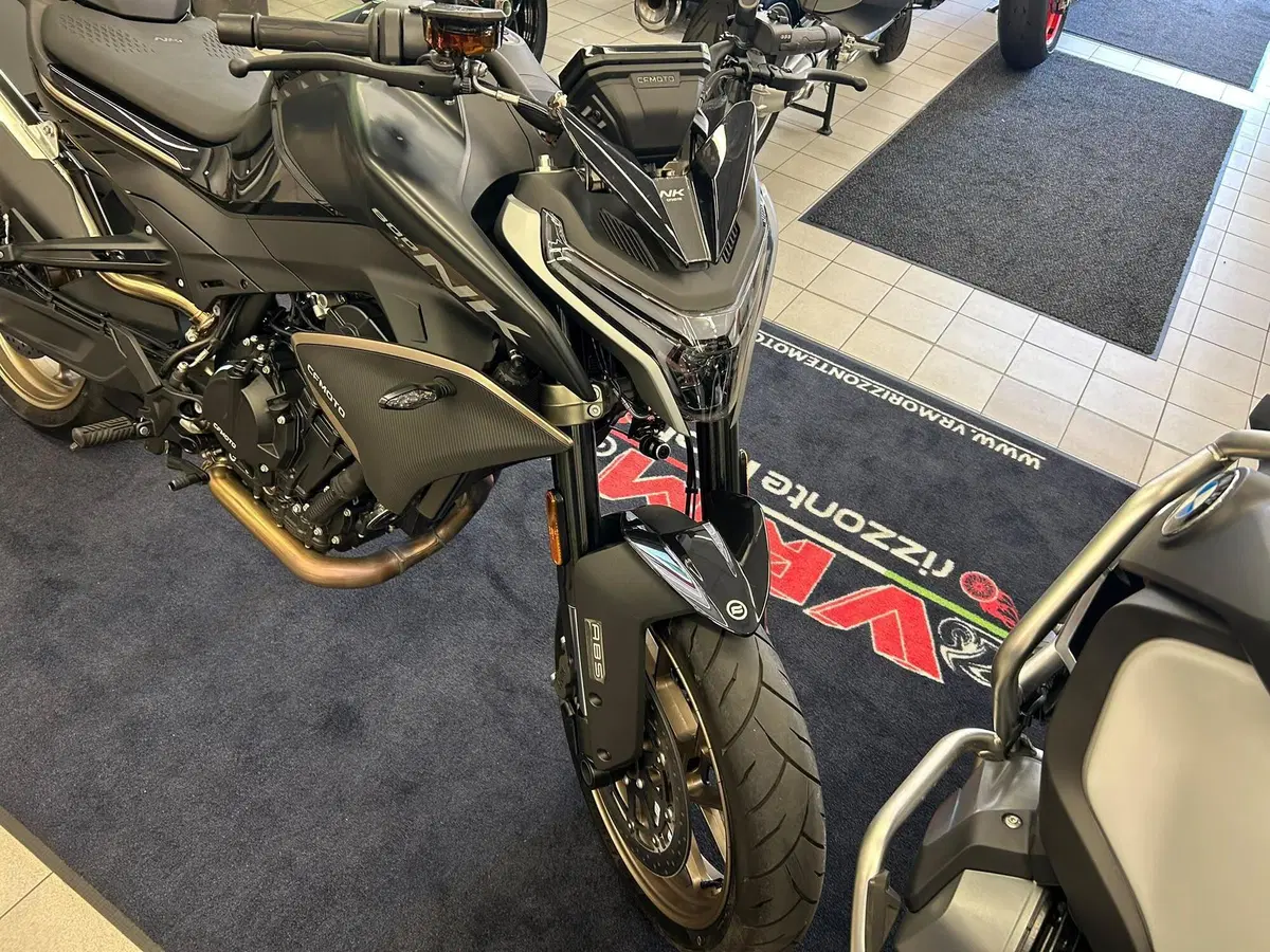 CFMOTO 800NK Sport (2023 - 26) (10)