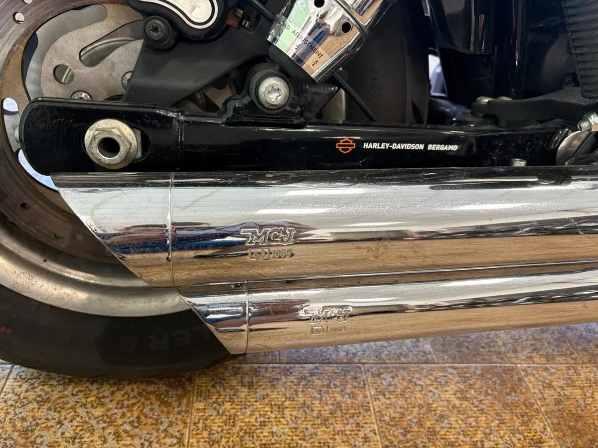Harley-Davidson 1584 Fat Bob (2007 - 13) - FXDF (10)