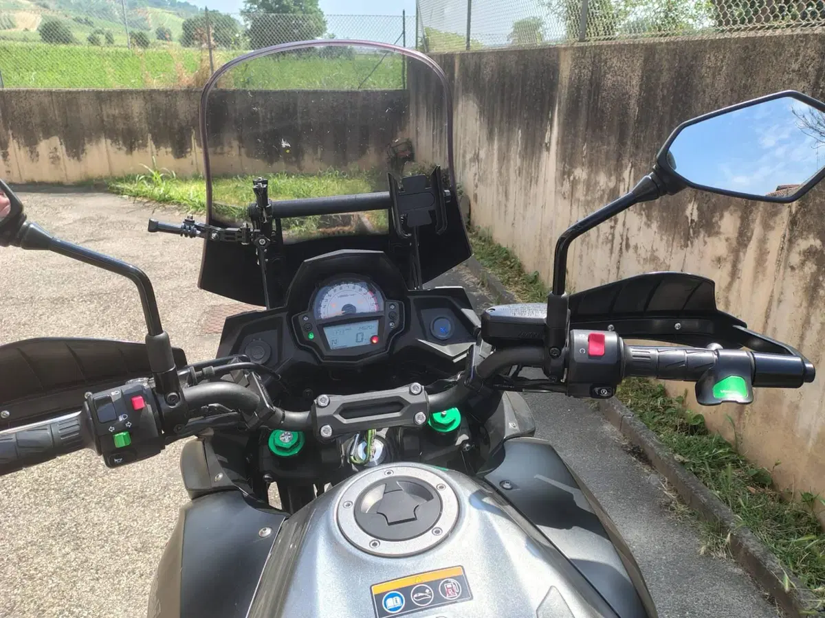 Kawasaki Versys 650 Grand Tourer (2017 - 20) (2)