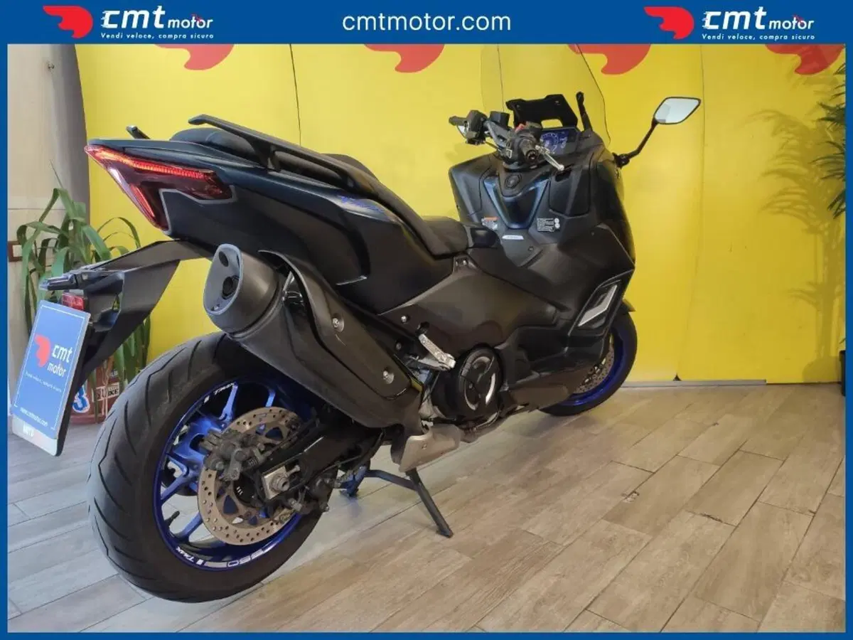 Yamaha T-Max 560 (2022 - 24) (4)