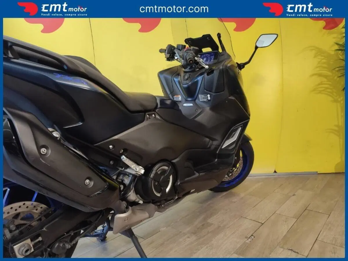 Yamaha T-Max 560 (2022 - 24) (8)