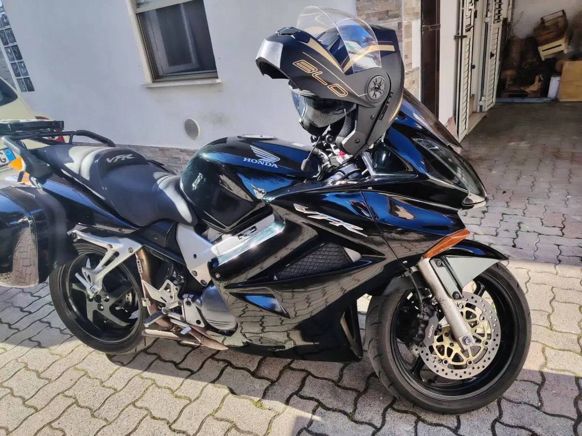 Honda VFR 800 (2002 - 05) (3)
