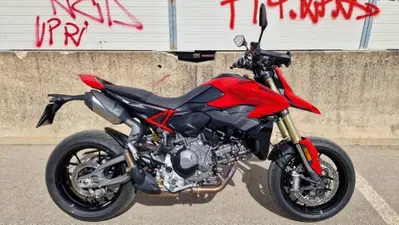Ducati Hypermotard V2 (2026) usata