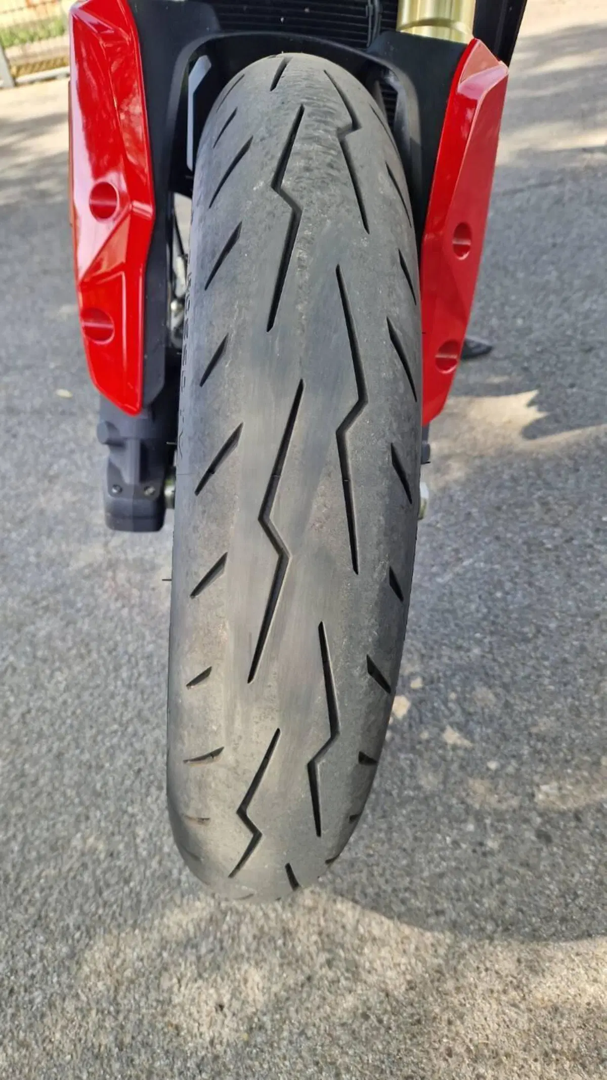 Ducati Hypermotard V2 (2026) (7)