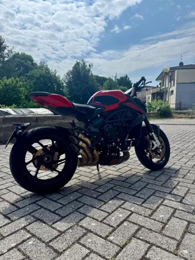 MV Agusta Brutale 800 Rosso (2021 - 23) usata