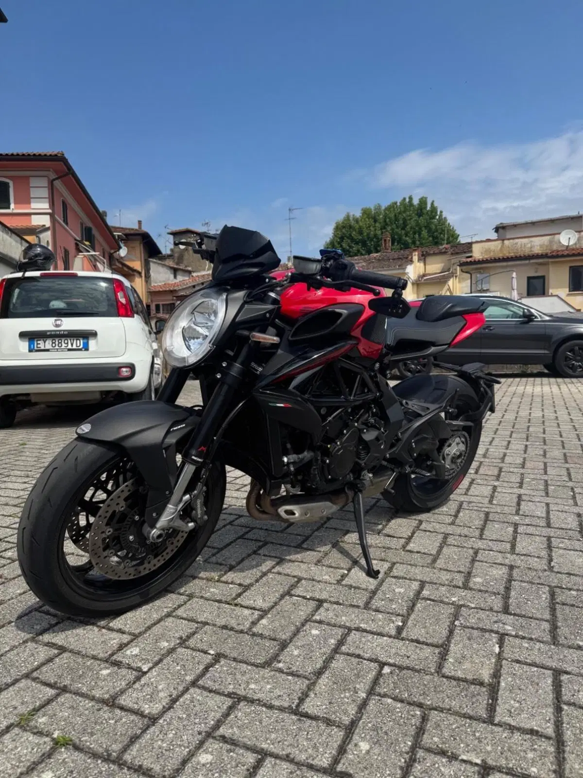 MV Agusta Brutale 800 Rosso (2021 - 23) (4)