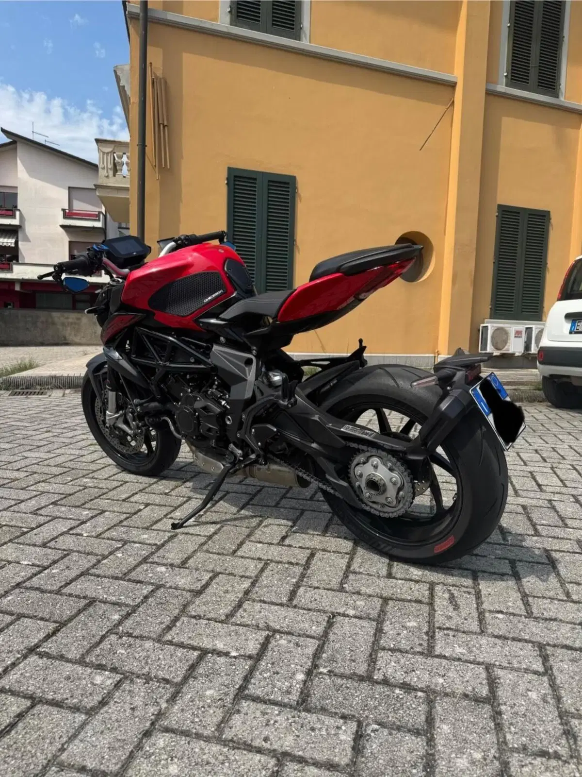 MV Agusta Brutale 800 Rosso (2021 - 23) (5)