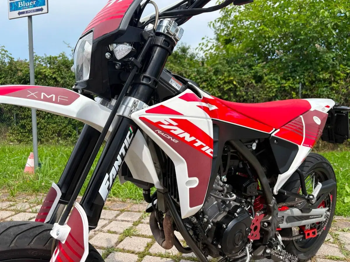 Fantic Motor XMF 125 Motard Performance 4T (2023 - 24) (3)