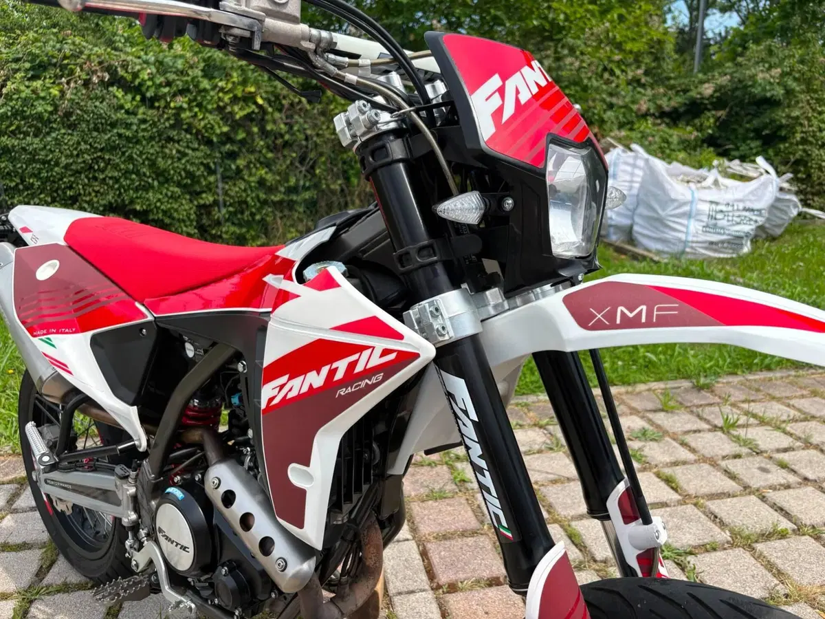 Fantic Motor XMF 125 Motard Performance 4T (2023 - 24) (7)