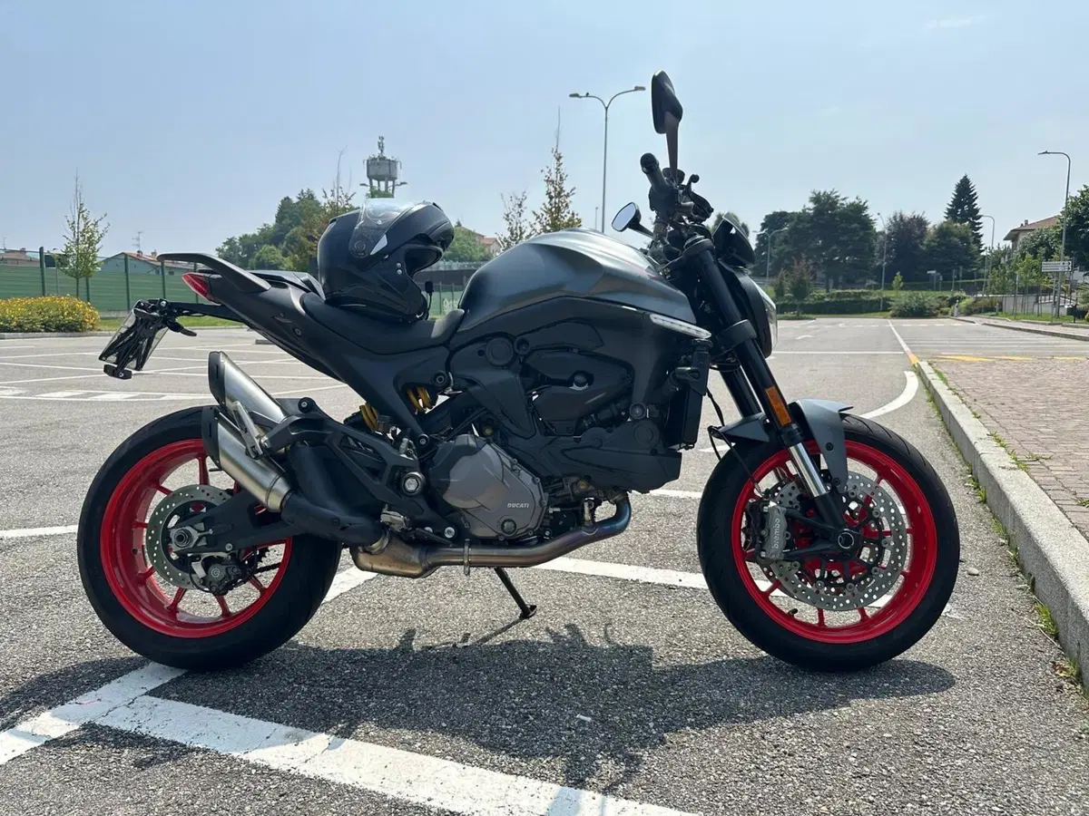 Ducati Monster 937 + (2021 - 25)
