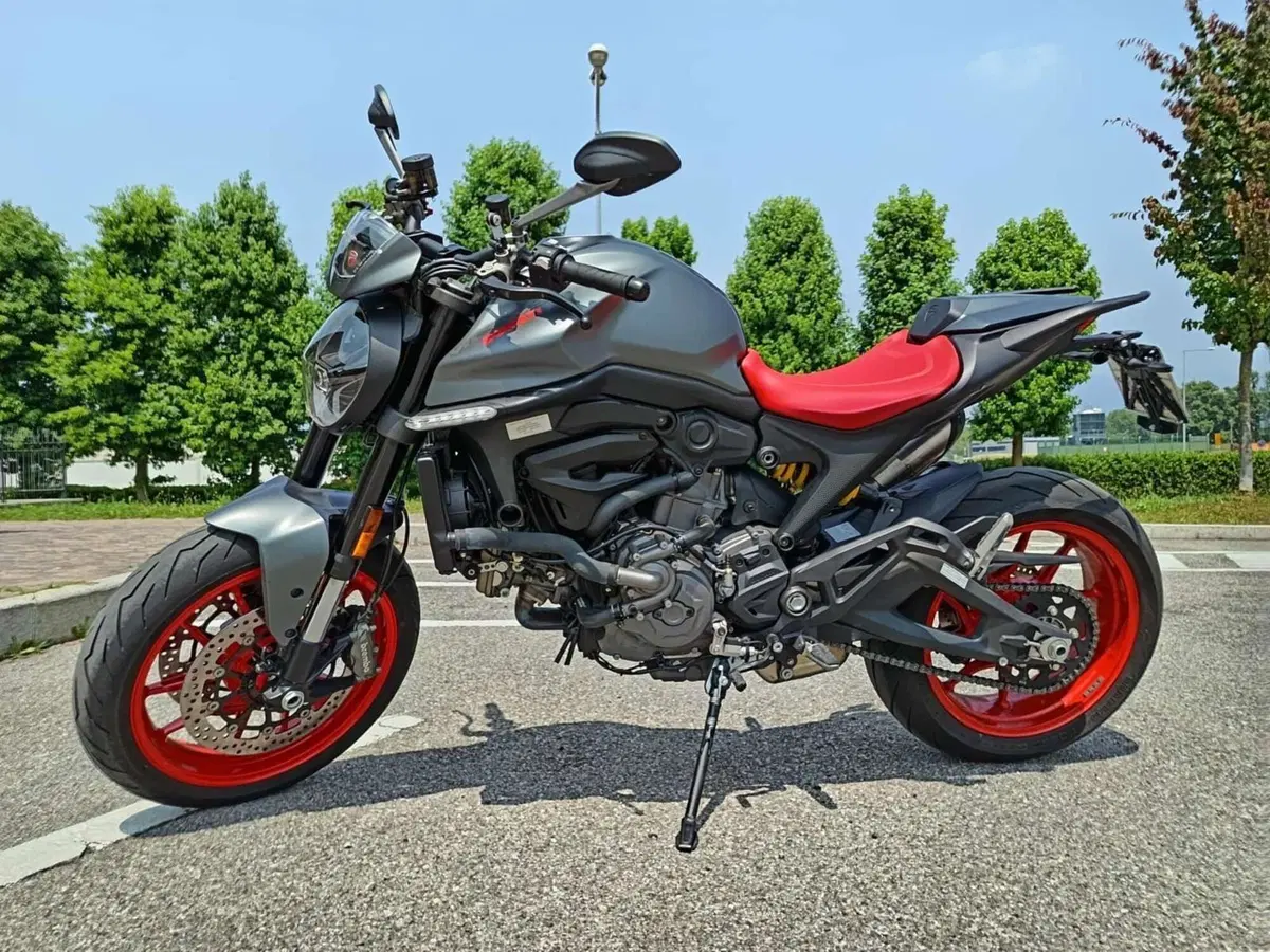 Ducati Monster 937 + (2021 - 25) (2)