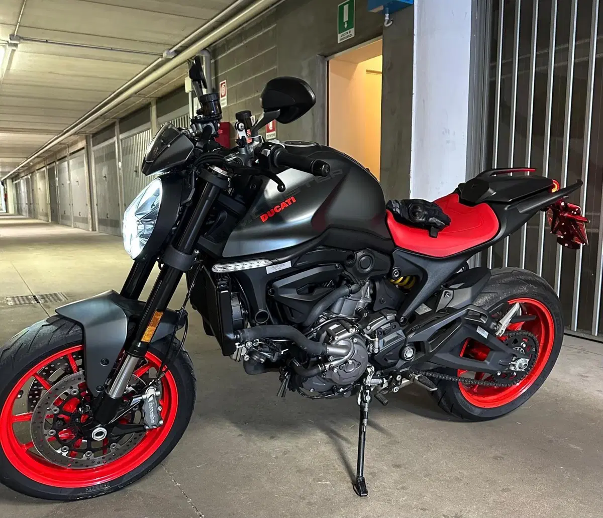 Ducati Monster 937 + (2021 - 25) (3)