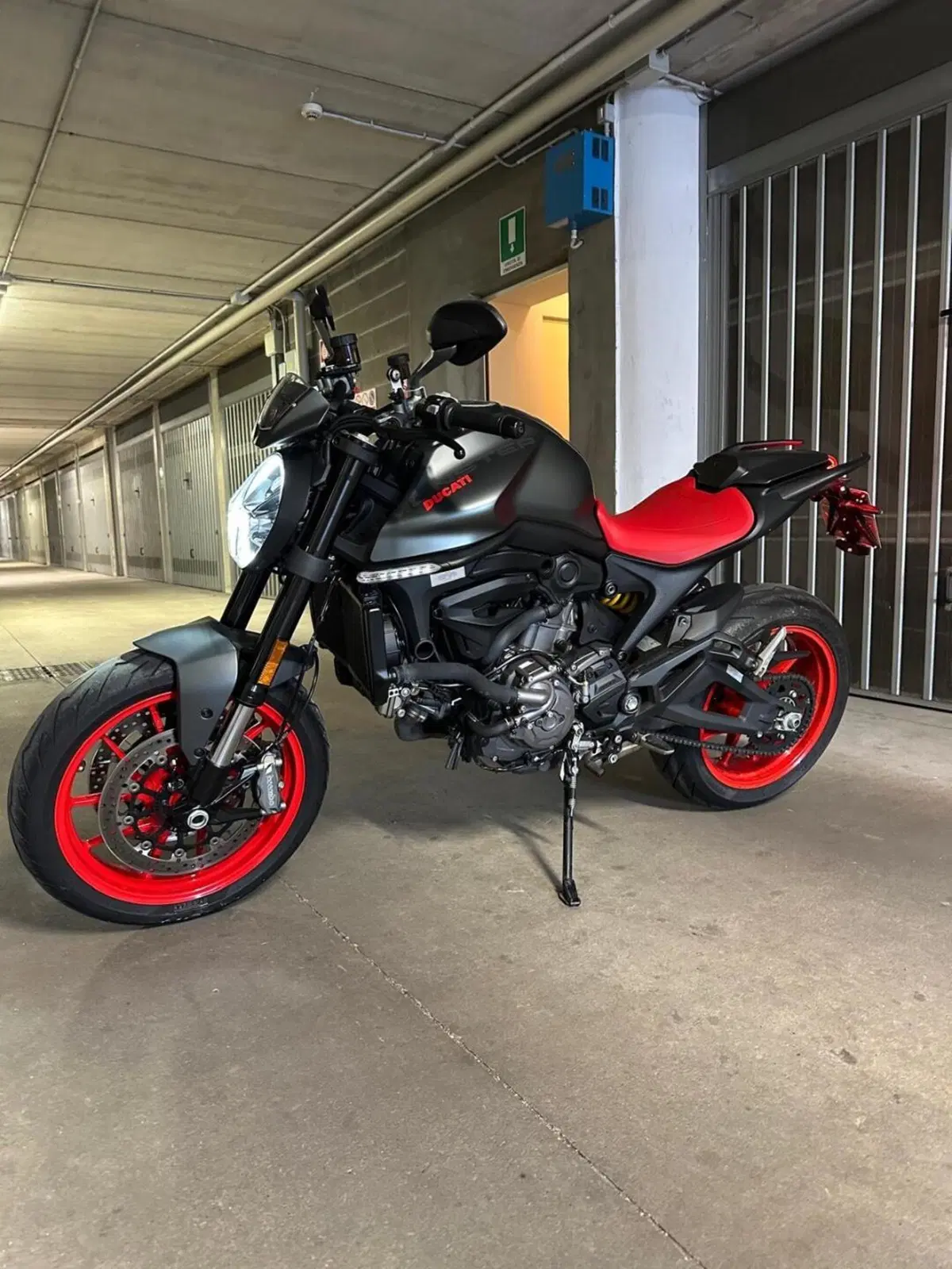 Ducati Monster 937 + (2021 - 25) (4)
