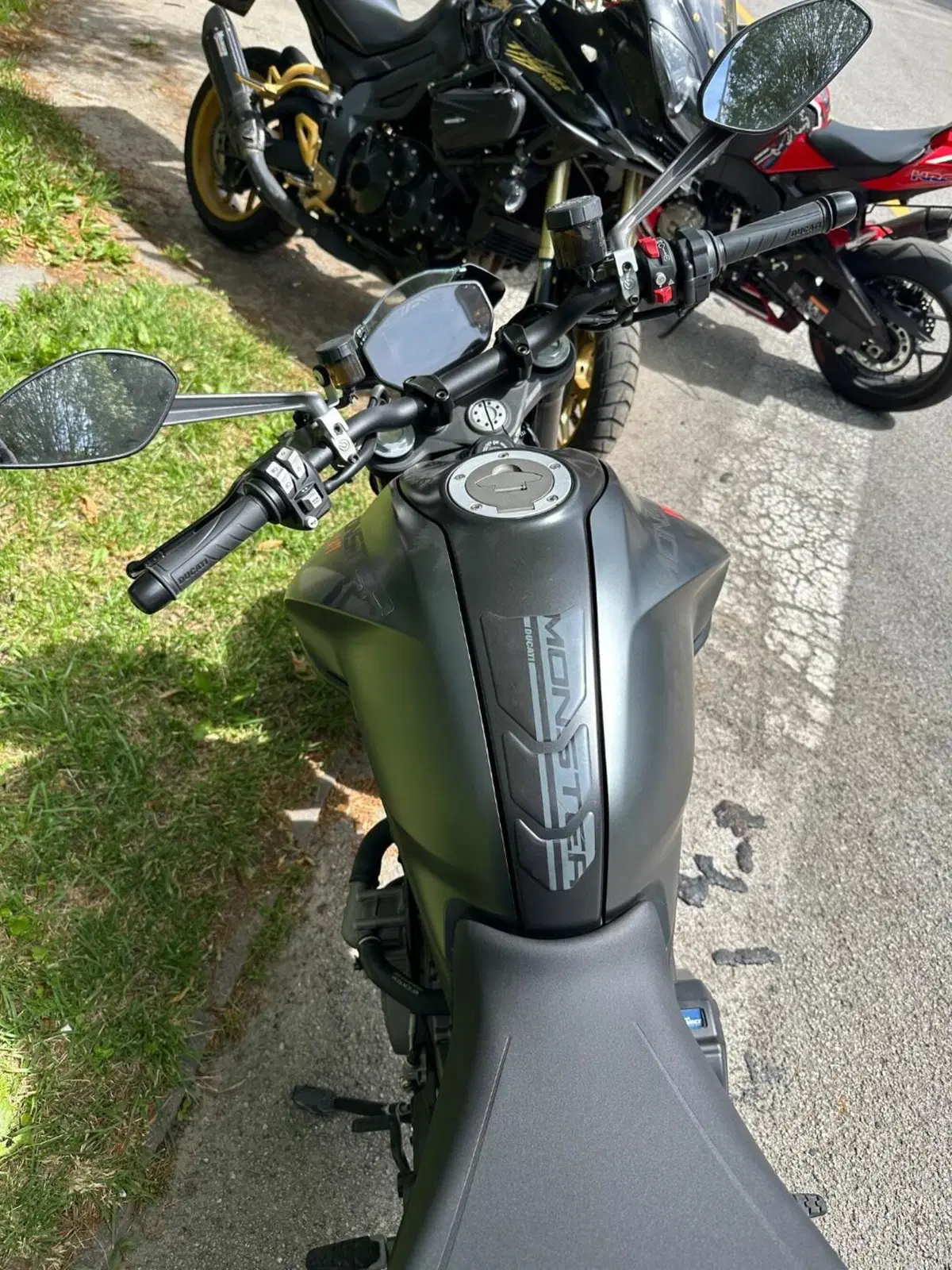 Ducati Monster 937 + (2021 - 25) (8)