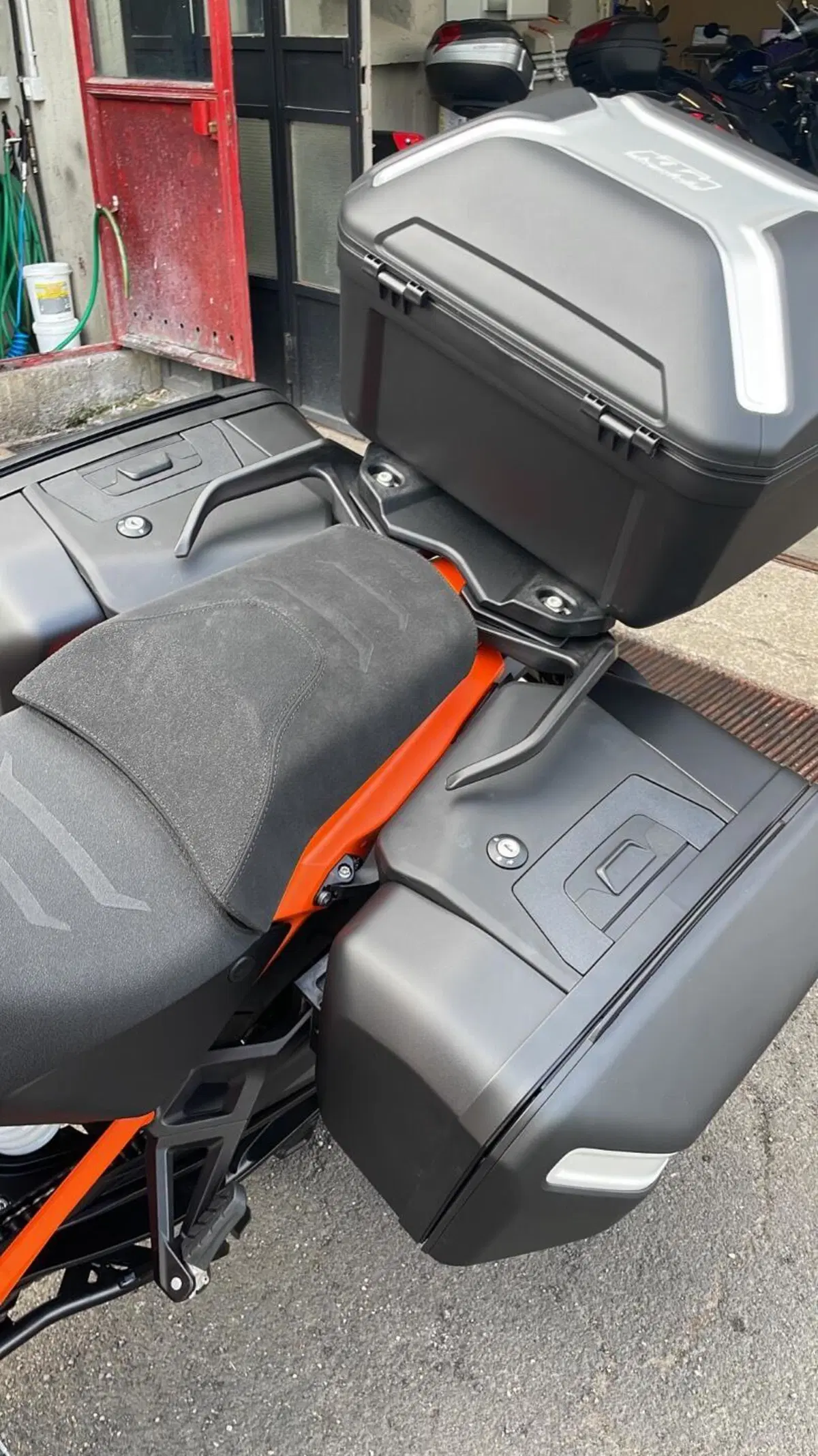 KTM 1290 Super Adventure S (2022 - 25) (2)