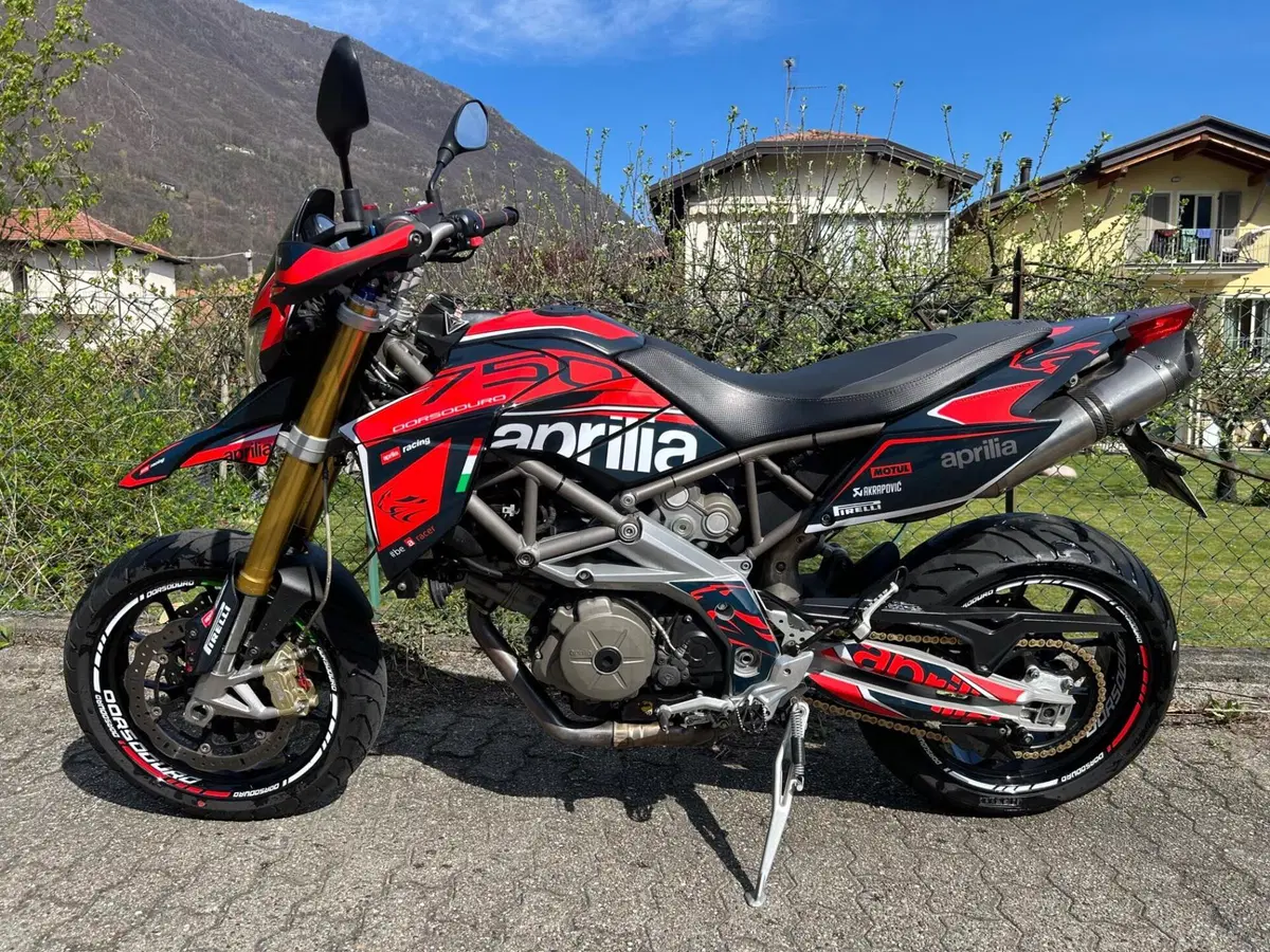 Aprilia Dorsoduro 750 (2009 - 14) (3)