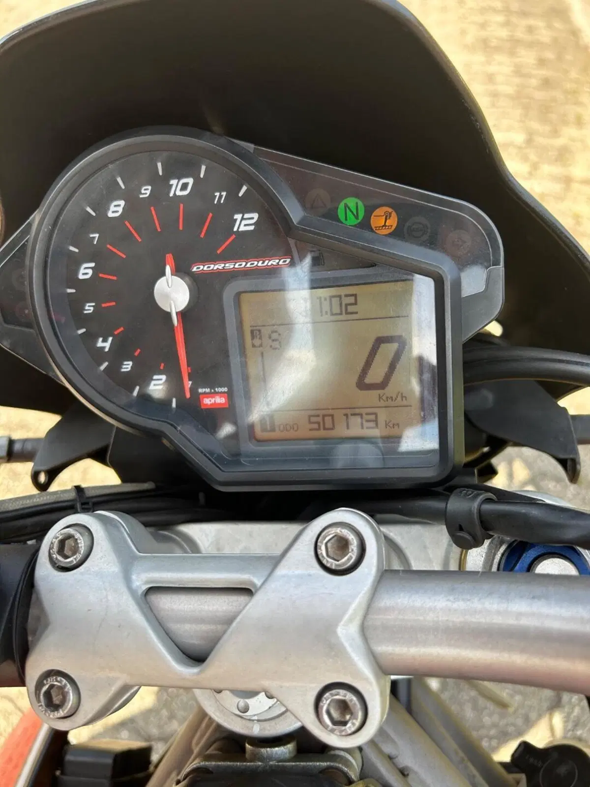 Aprilia Dorsoduro 750 (2009 - 14) (4)