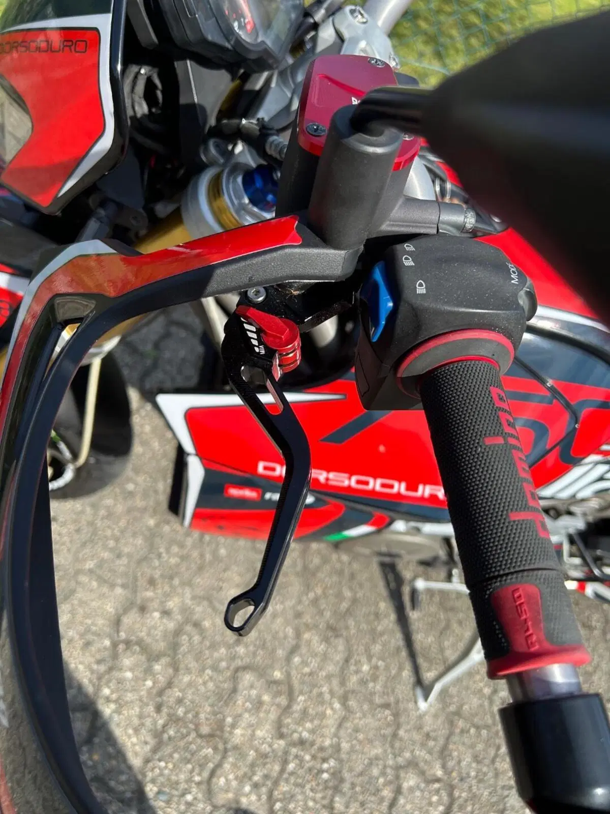 Aprilia Dorsoduro 750 (2009 - 14) (5)