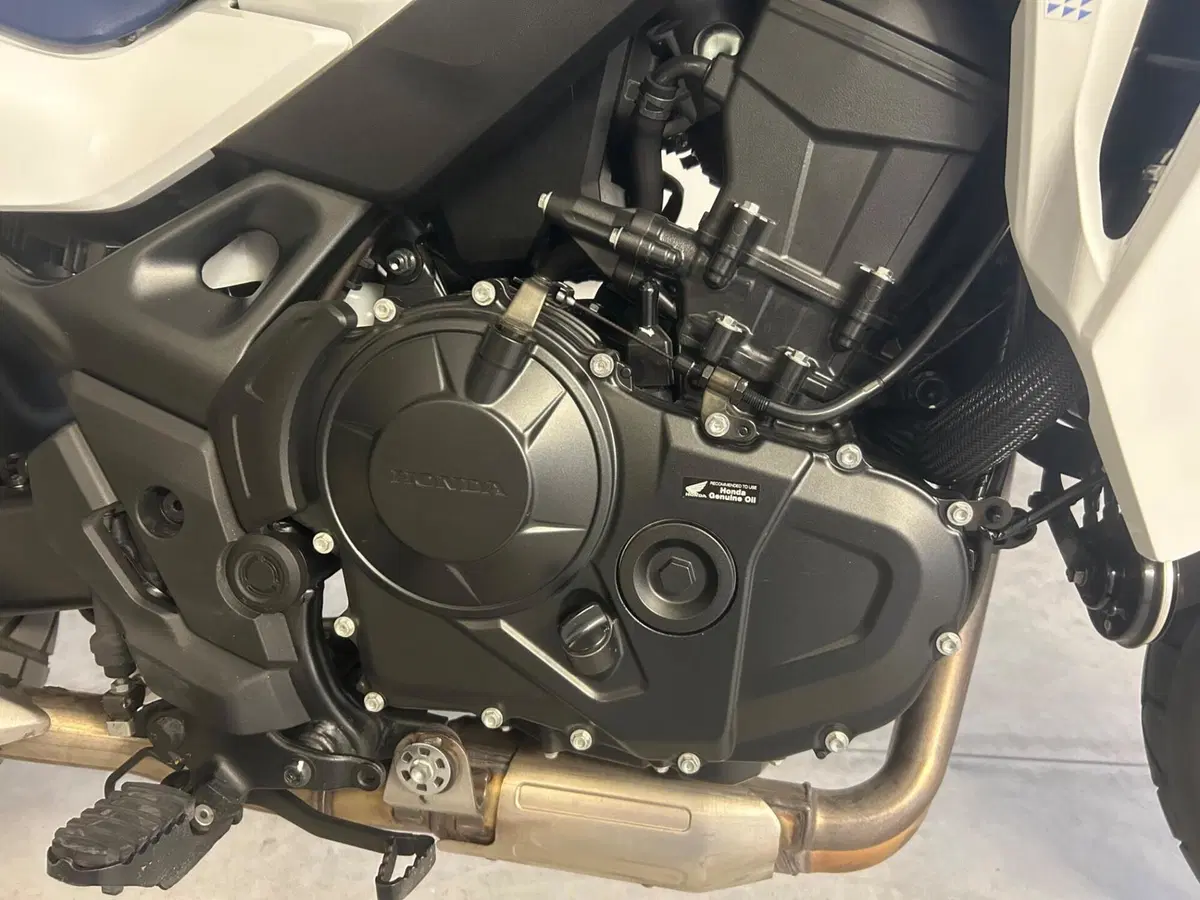Honda Transalp XL750 (2023 - 24) (3)