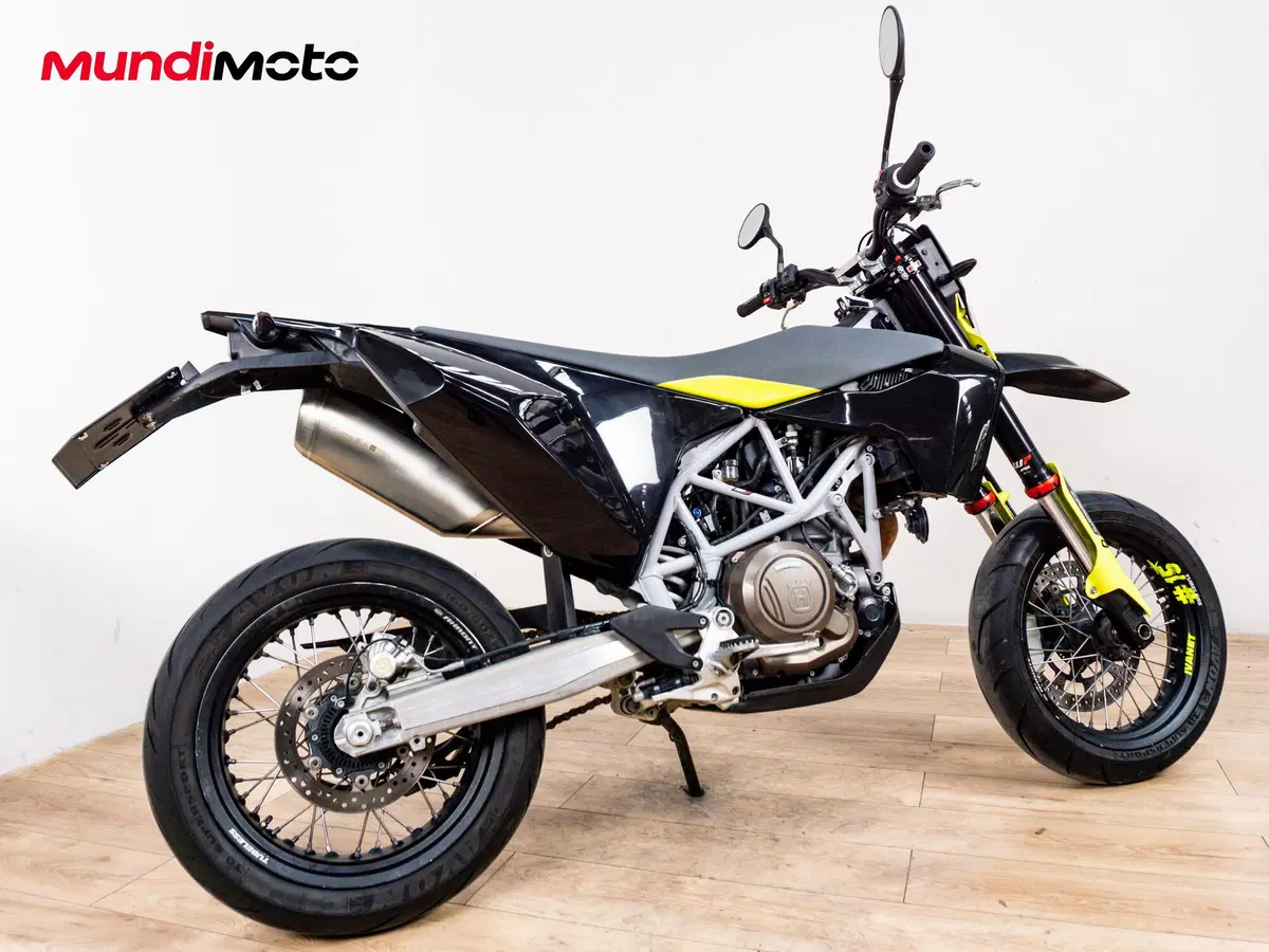 Husqvarna 701 Supermoto (2022)