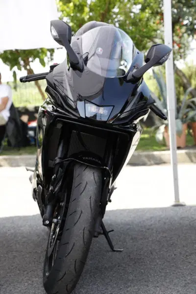Yamaha YZF R7 (2026) usata