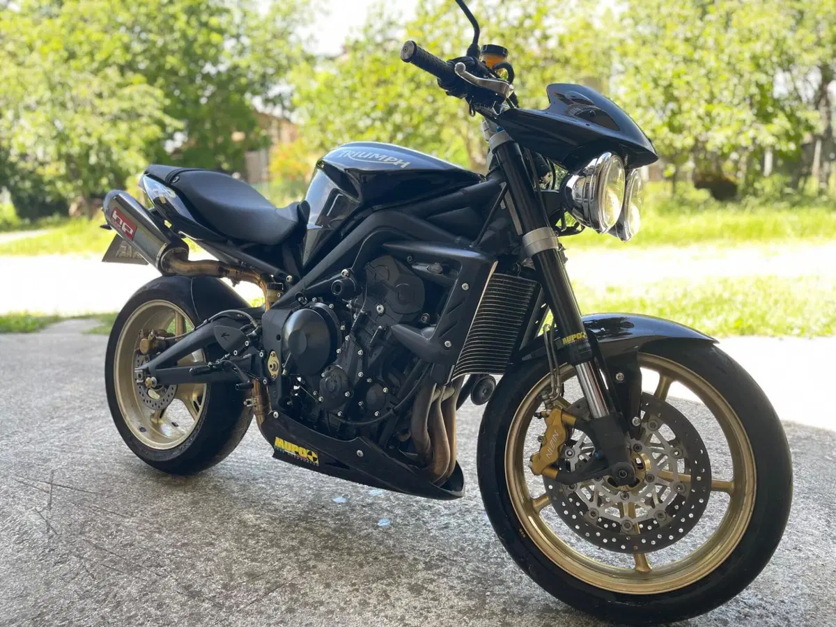 Triumph Street Triple R (2009 - 12)