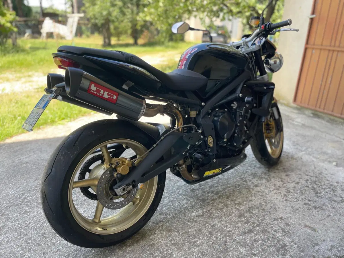 Triumph Street Triple R (2009 - 12) (2)