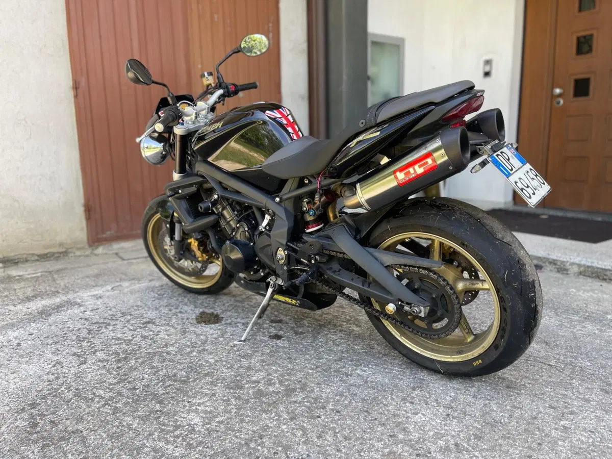 Triumph Street Triple R (2009 - 12) (3)