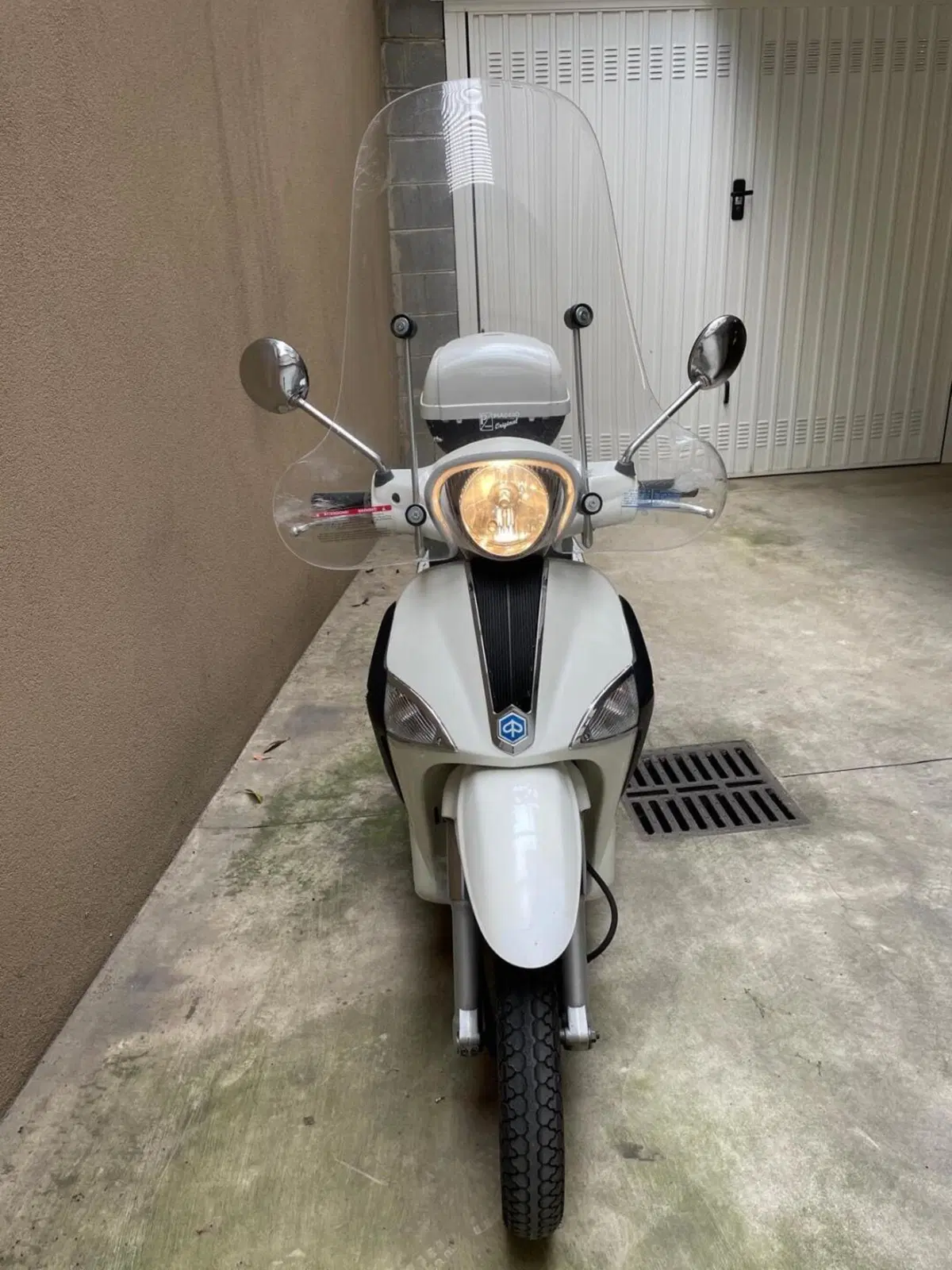 Piaggio Liberty 150 3V Full Optional (2013 - 15) (2)
