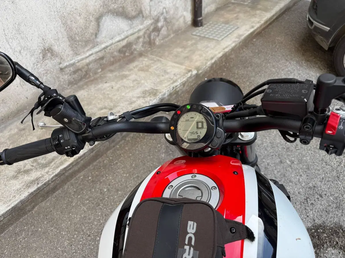Yamaha XSR 700 (2021) (3)