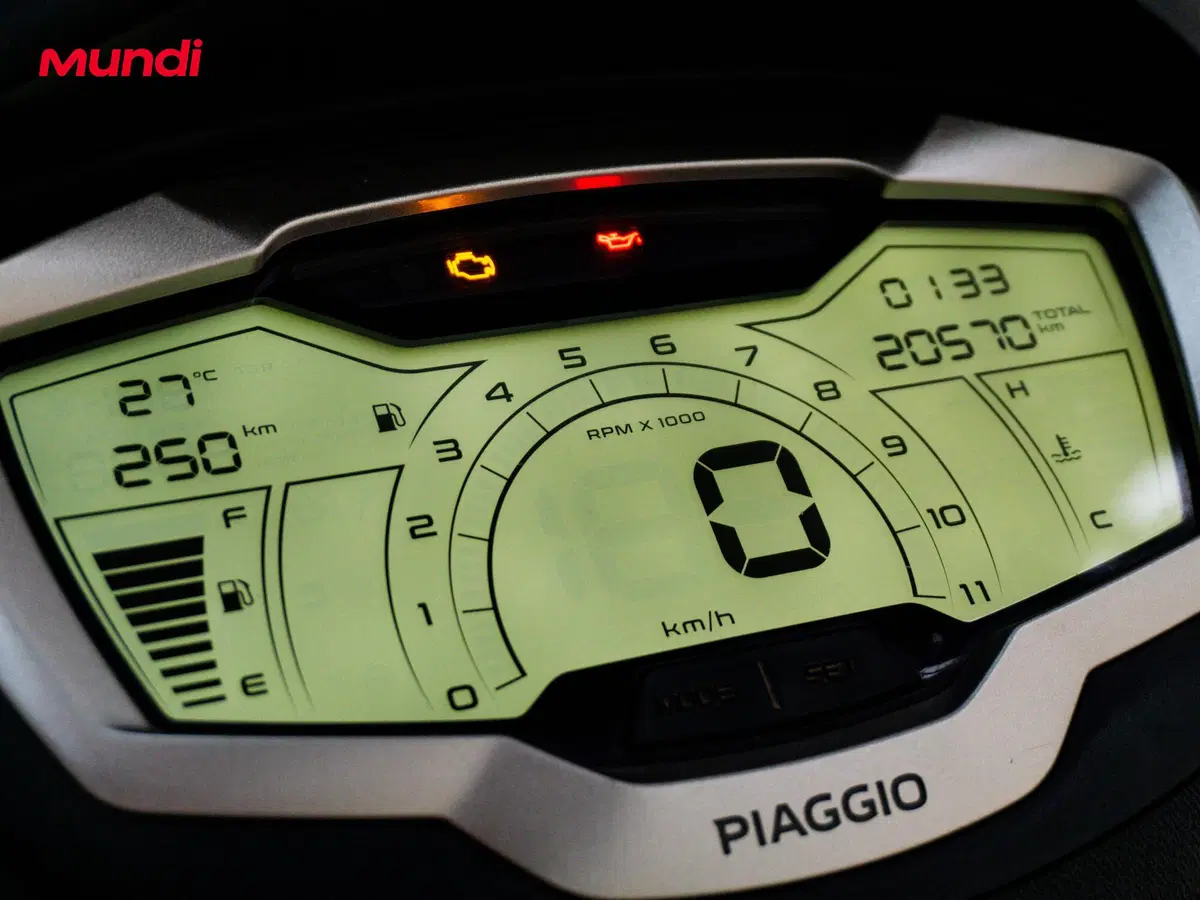 Piaggio Beverly 300 i.e. ABS-ASR (2016 - 20) (12)