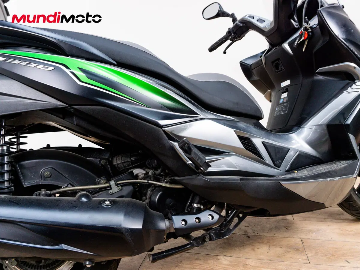 Kawasaki J 300 ABS (2014 - 16) (4)