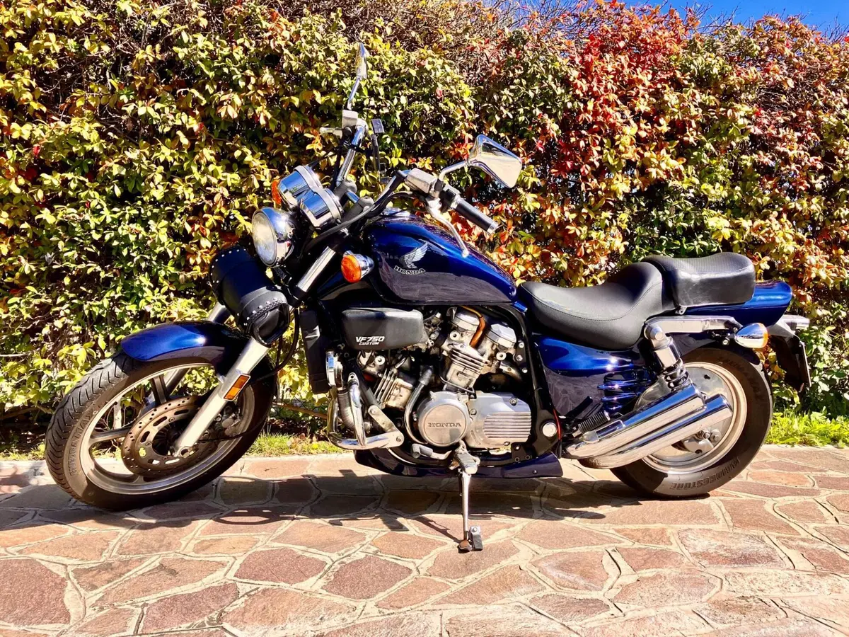 Honda Vf 750 Custom (2)