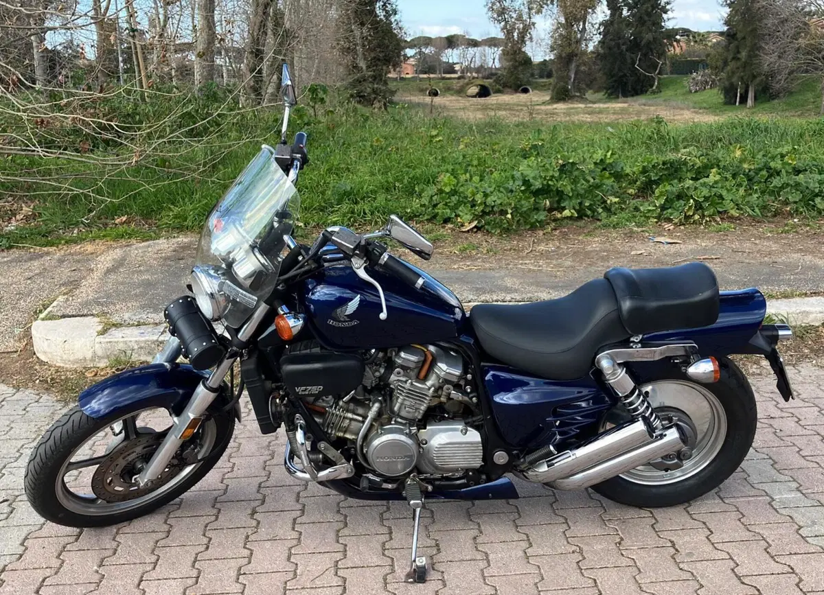 Honda Vf 750 Custom (5)