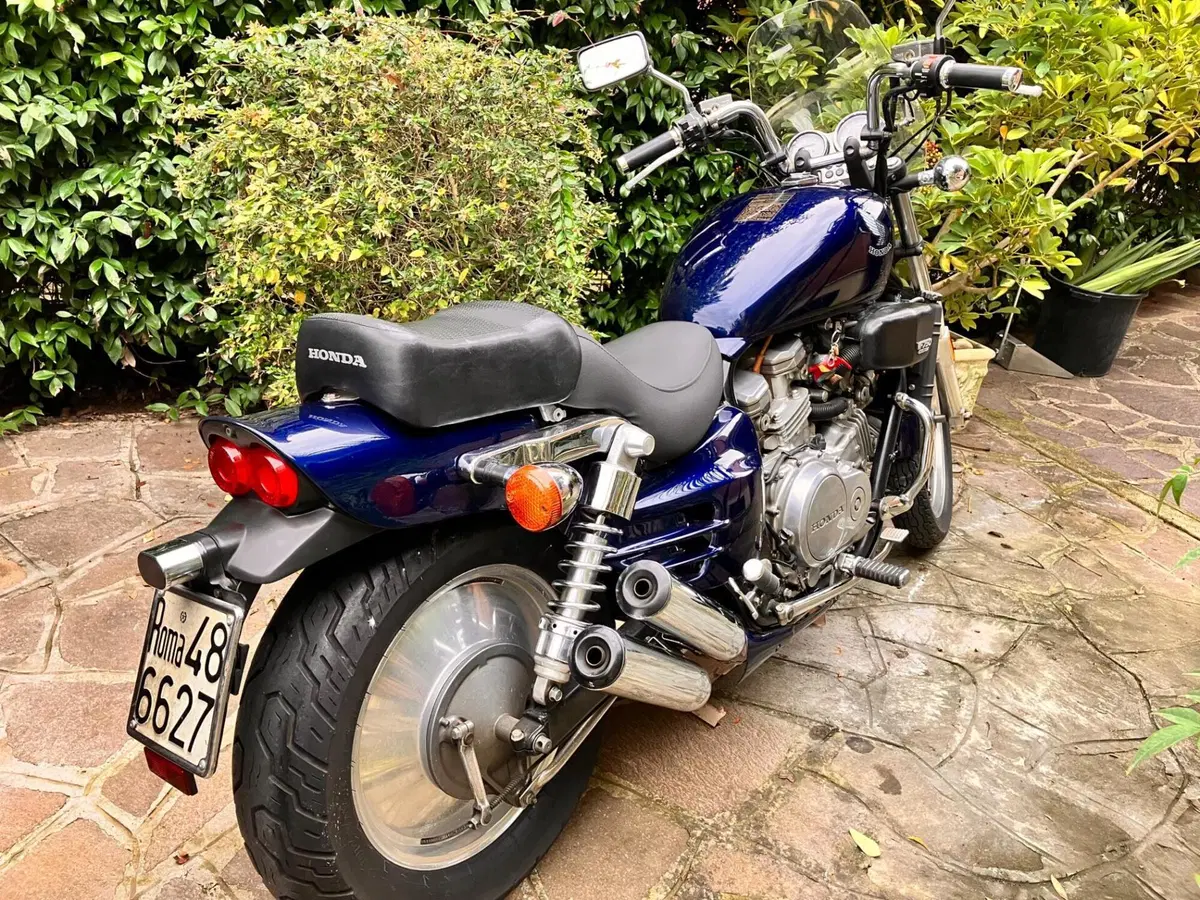 Honda Vf 750 Custom (8)