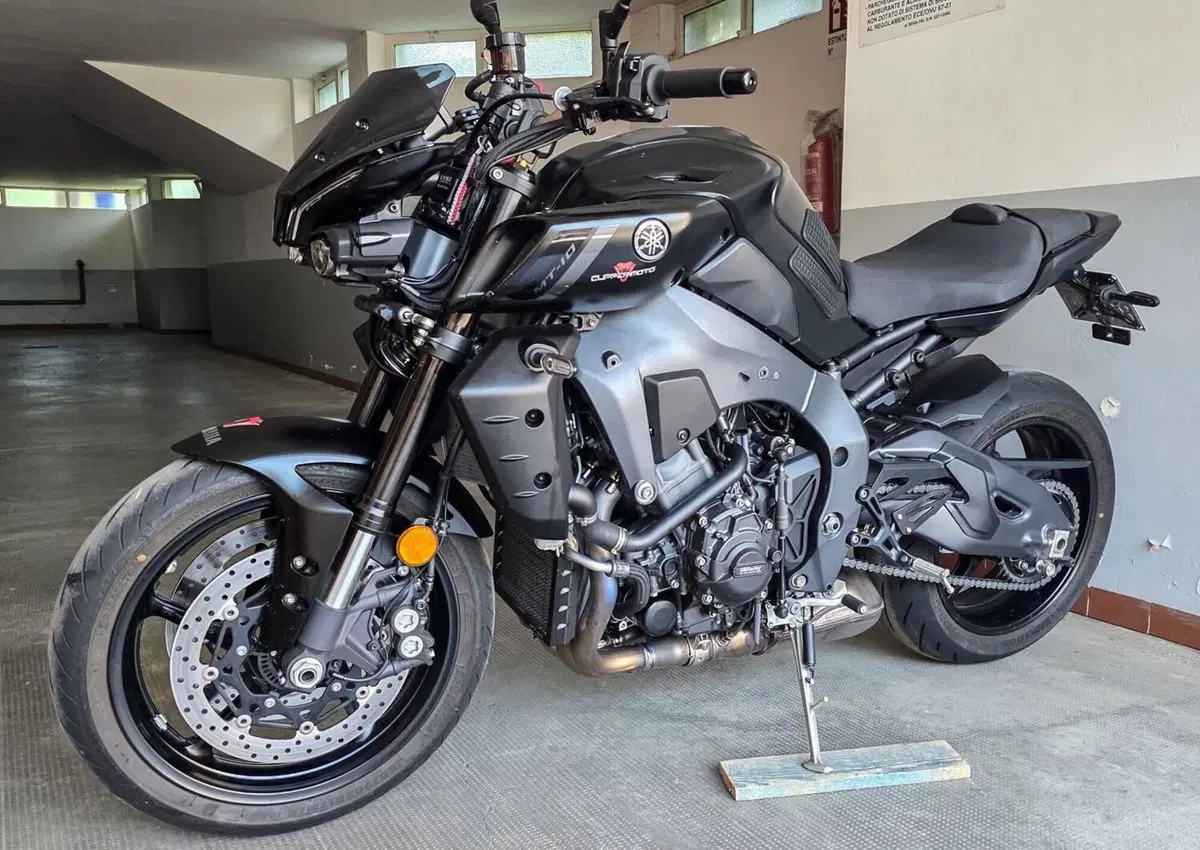 Yamaha MT-10 (2022 - 26)
