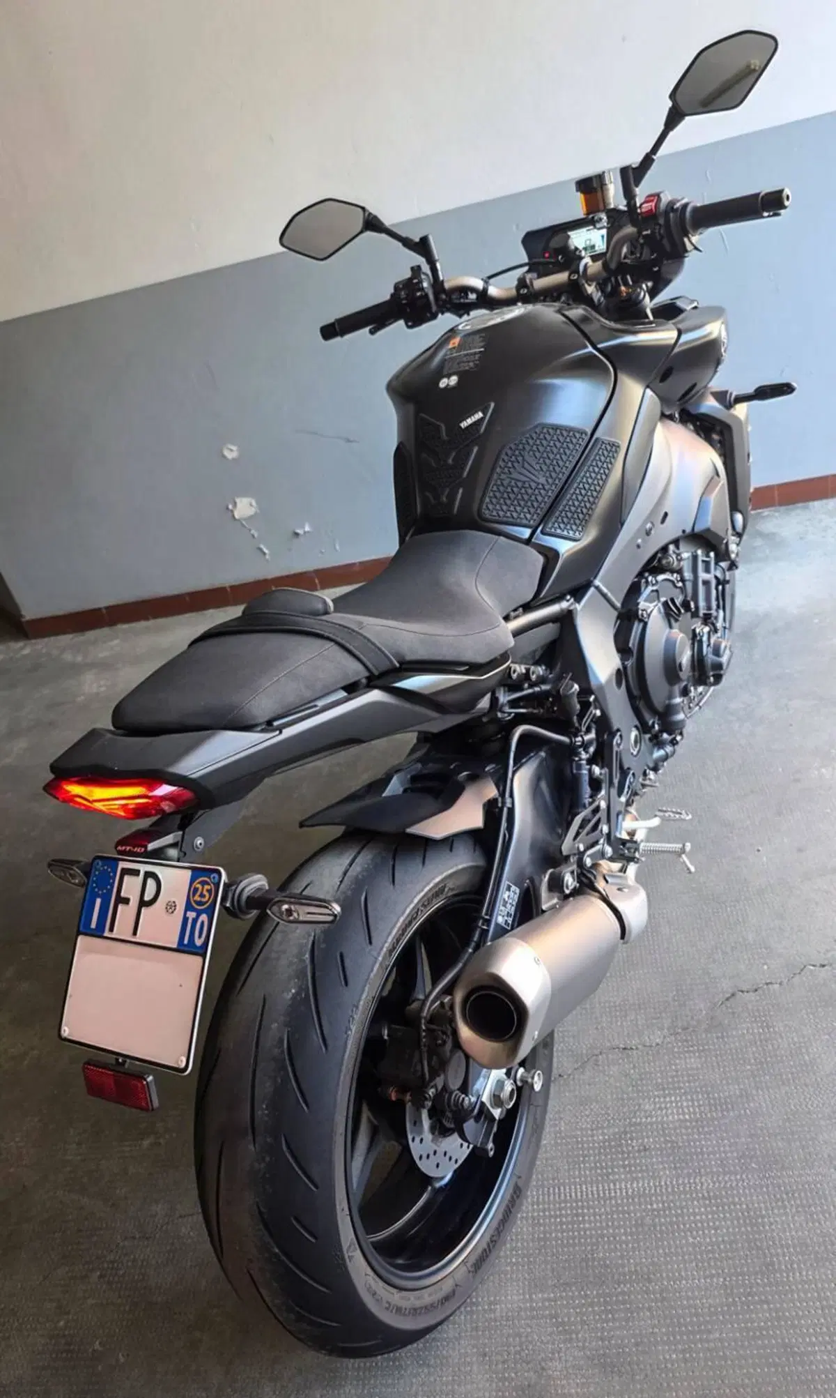 Yamaha MT-10 (2022 - 26) (3)
