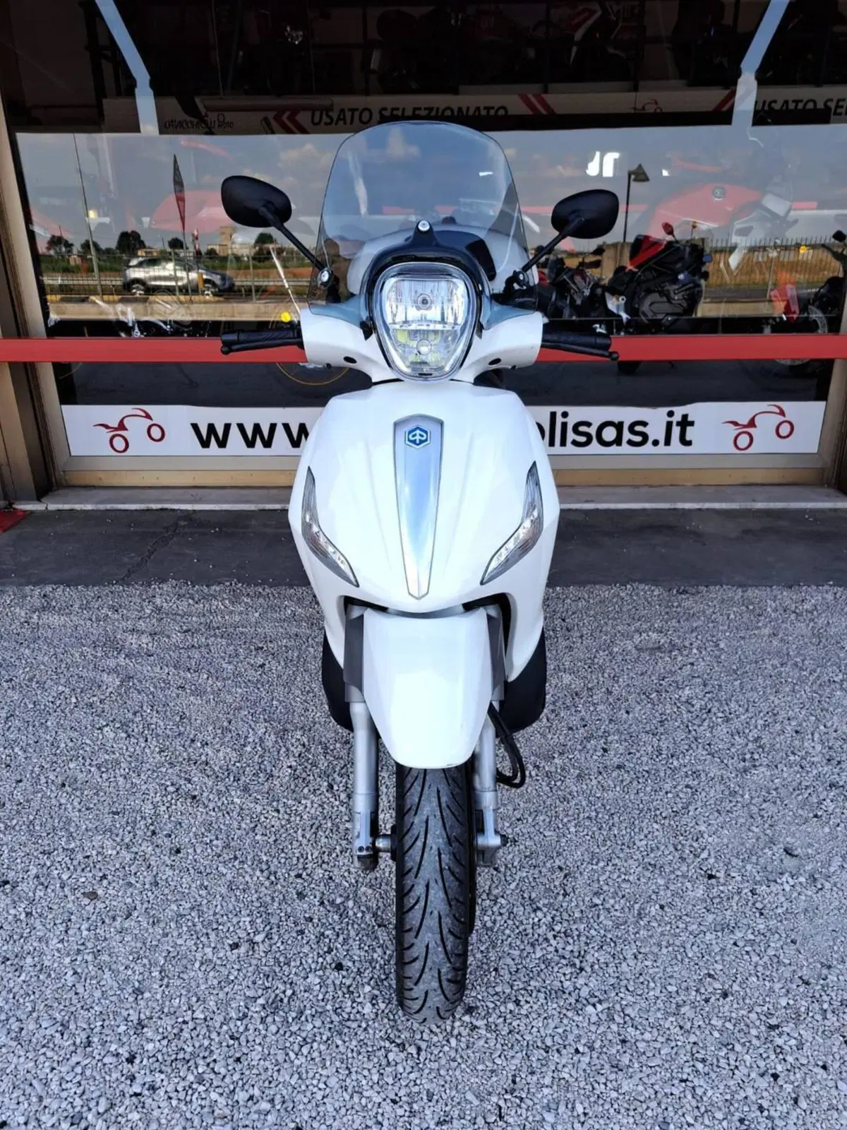 Piaggio Beverly 350 SportTouring ie ABS (2011 - 17) (3)